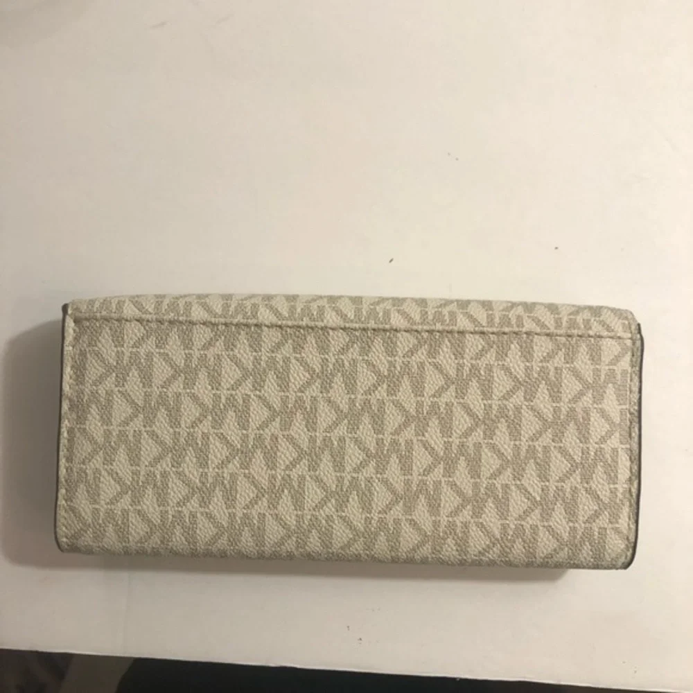 Michael kors white gold tone signature mk wallet